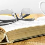 A koszos szemüveg irritációt okozhat, de pattanások is megjelenhetnek