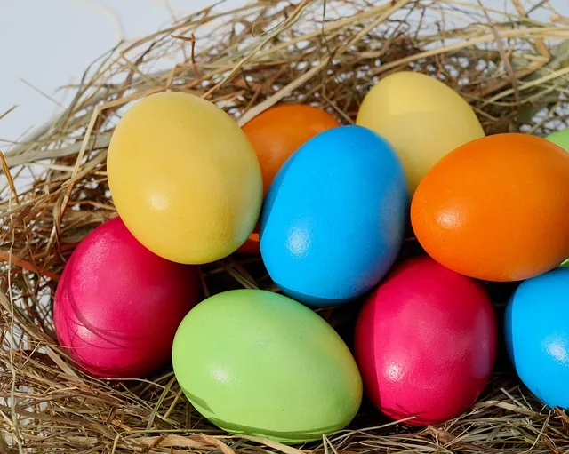 Tojásfestés házilag a legjobb színezőanyagok a kamrából
